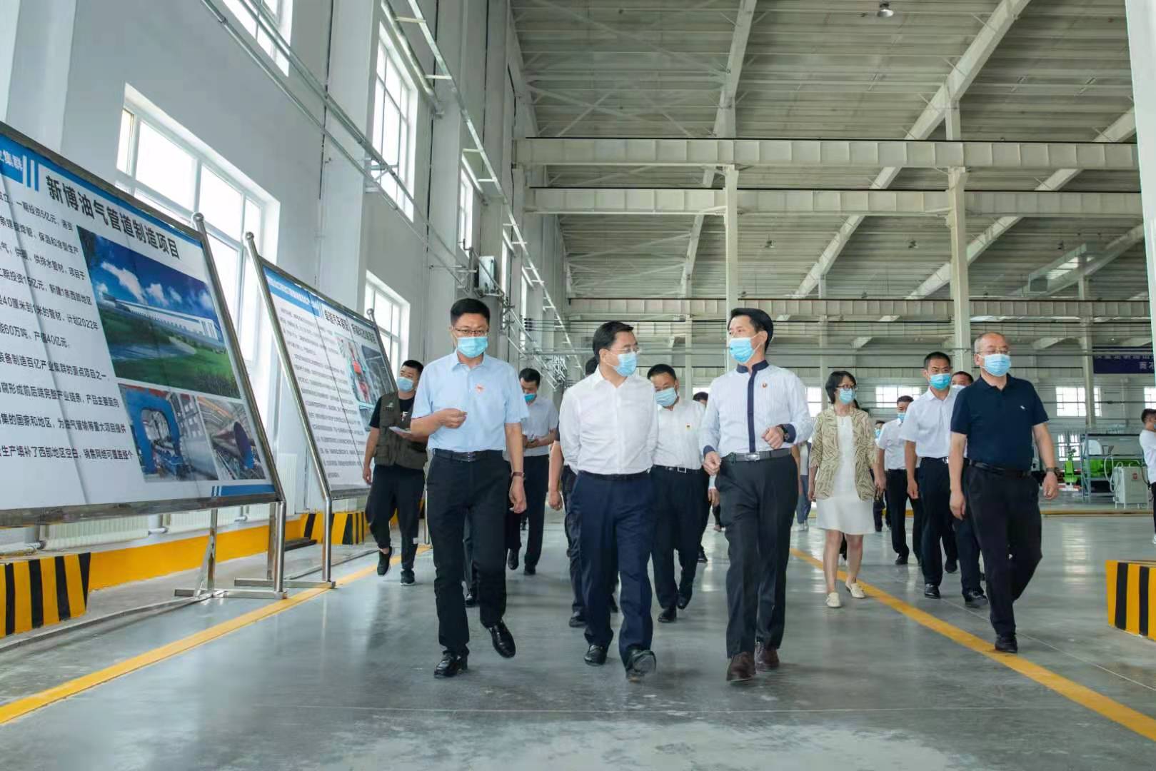 新疆维吾尔族自治区党委常委、自治区常务副主席陈伟俊莅临集团阿拉山口汽车公司调研调查